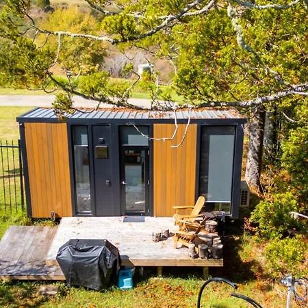 Вилла The Kauri Getaway By Tiny Away Waitoki Экстерьер фото