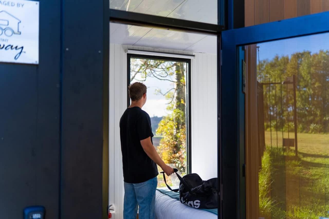 Вилла The Kauri Getaway By Tiny Away Waitoki Экстерьер фото