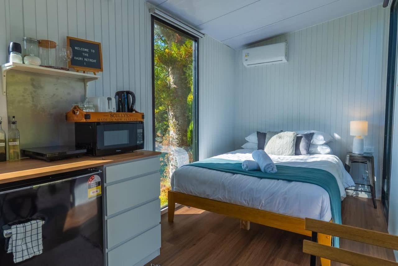 Вилла The Kauri Getaway By Tiny Away Waitoki Экстерьер фото