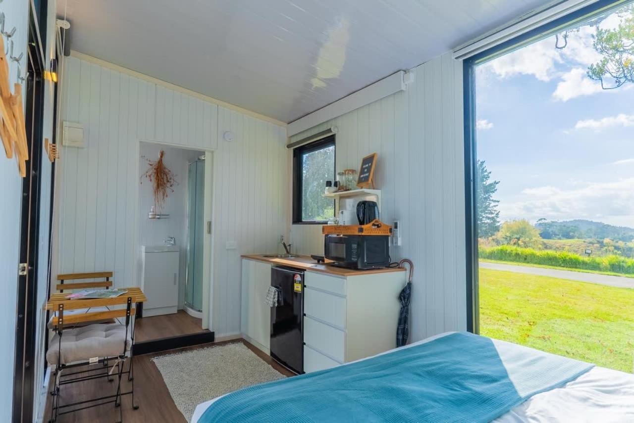 Вилла The Kauri Getaway By Tiny Away Waitoki Экстерьер фото